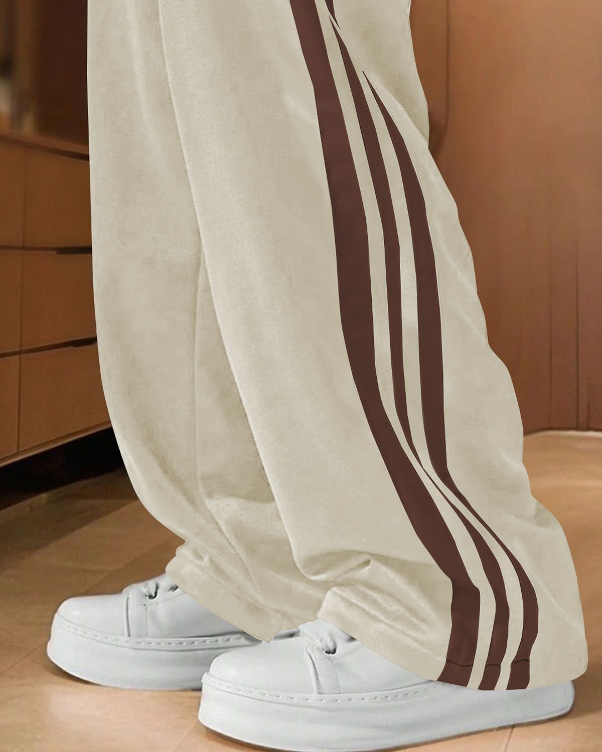 FINGERCROS Men's Modern Athleisure Three-Stripe Relaxed-Fit Trousers